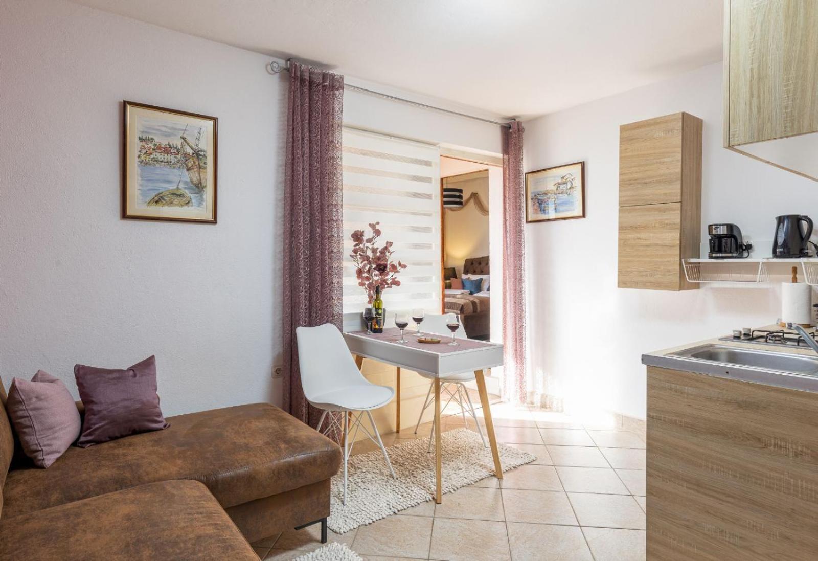 Bougainvillea--apartment By The Sea * Ston